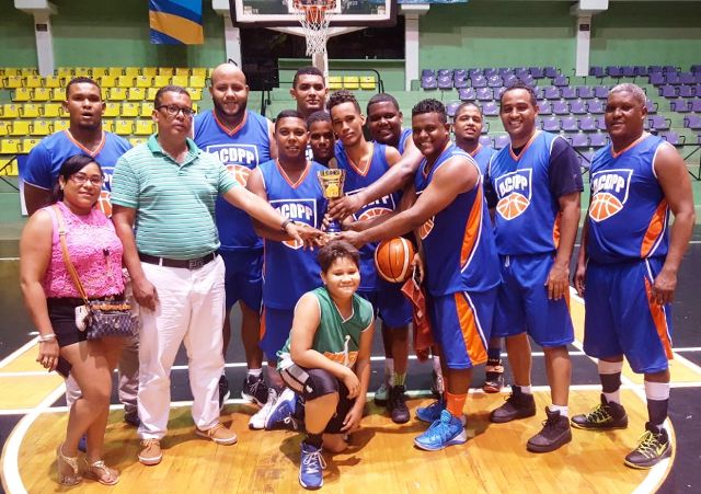 Cronistas deportivos de Puerto Plata ganan el II Clásico de Baloncesto por el aniversario de la ACDPP
