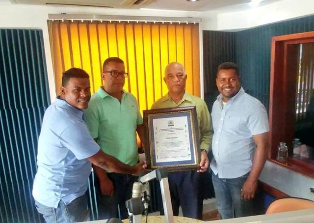 Cronistas Deportivos reconocen al periodista Aridio Perdomo como decano de la crónica deportiva puertoplateña