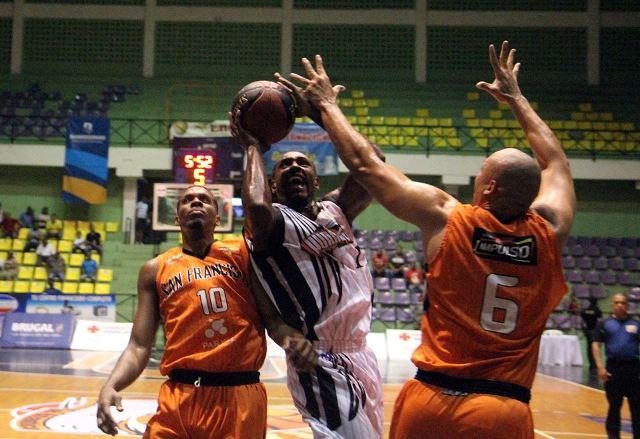 uracanes del Atlántico triunfan sobre los Indios de San Francisco en Puerto Plata