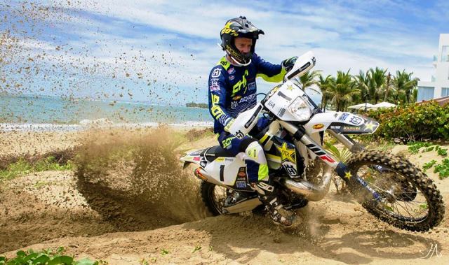 Realizan en Cabarete competencia internacional de motores enduros en diferentes categorías