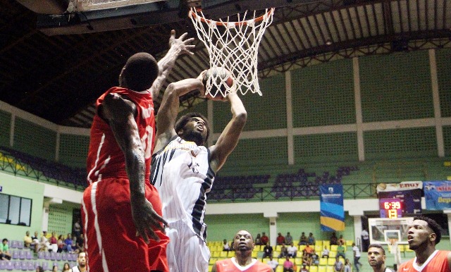 Huracanes del Atlántico vencen en Puerto Plata a Leones de Santo Domingo