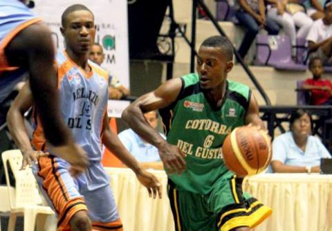Equipos presentan sus jugadores para el próximo torneo de baloncesto superior de Puerto Plata