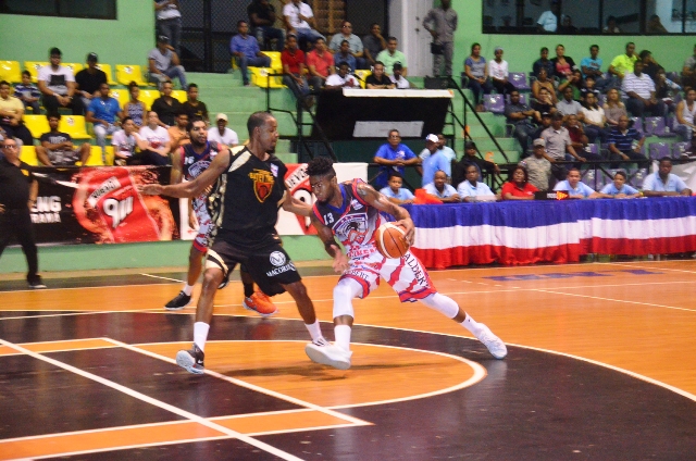 Correcaminos de la Parte Baja igualan serie semifinal en torneo Baloncesto Superior de Puerto Plata