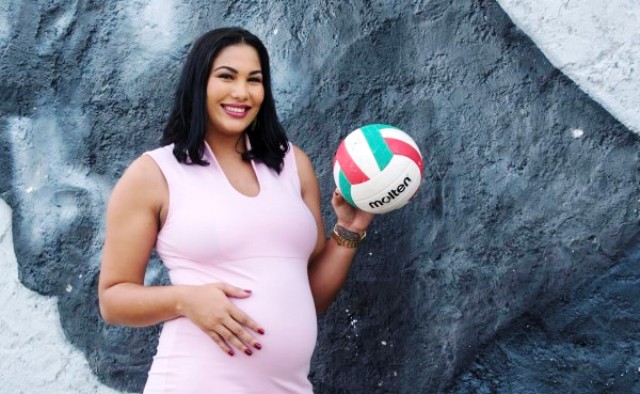 Voleibolista puertoplateña Lisvel Eve Mejía toma una pausa de las canchas por su estado de embarazo