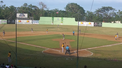 Águilas Cibaeñas derrotan en Puerto Plata a Gigantes del Cibao en un estadio abarrotado de fanáticos