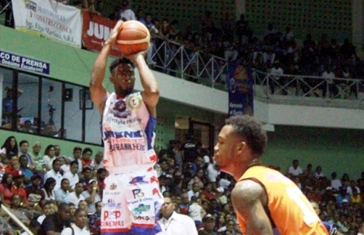 Equipos Sharks de Sosúa y Correcaminos de la Parte Baja consiguen triunfos en presente torneo de baloncesto superior de Puerto Plata