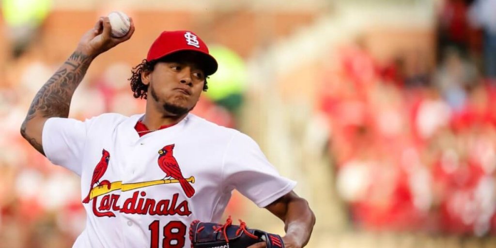 Lanzador puertoplateño Carlos Martínez fue enviado a lista de lesionados tras sufrir un tirón en el hombro derecho