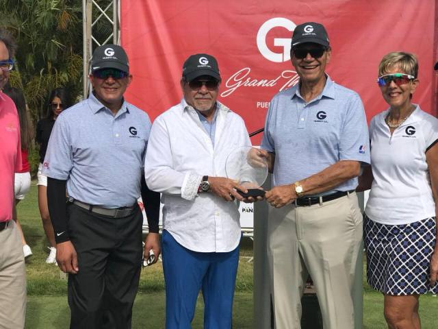 Reconocen a Chío Jiménez en la quinta parada del Grand Thomas Celebrity Cup 2018 en Puerto Plata