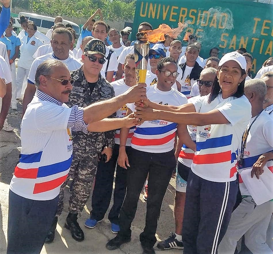 Antorcha de los XIV Juegos Deportivos Nacional 2018 recorrió calles y avenidas de Puerto Plata