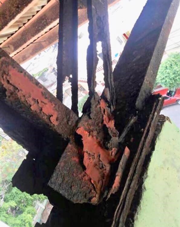 Autoridades hacen omiso a condiciones desastrosas del techado Fabio Rafael González de Puerto Plata