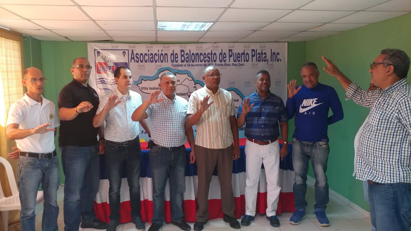 Con votación mayoritaria reeligen a Vinicio Clase Puello en la presidencia de ABAPPLATA