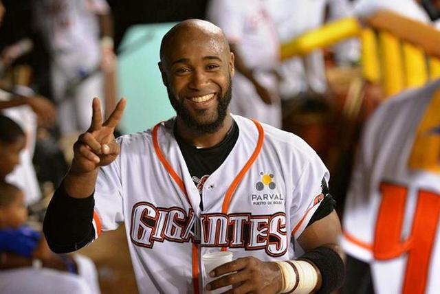 Destacan actuación del receptor puertoplateño Carlos Paulino con el equipo Gigantes del Cibao