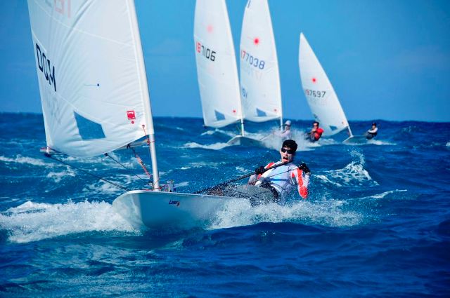 Realizan en playa Cabarete la XVI Regata Velerista Internacional que conto con el regreso de Raúl Aguayo