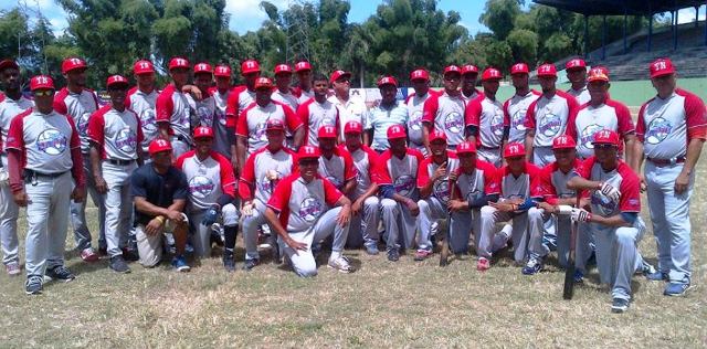 Tiburones del Norte siguen invictos en presente temporada Liga de Verano tras obtener su tercera victoria ante Indios de La Vega