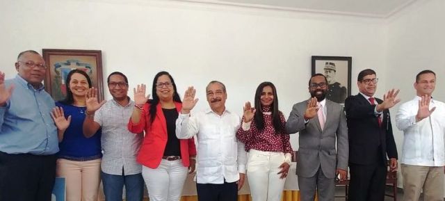 Juramentan comité de honor del torneo baloncesto superior de puerto plata 2018