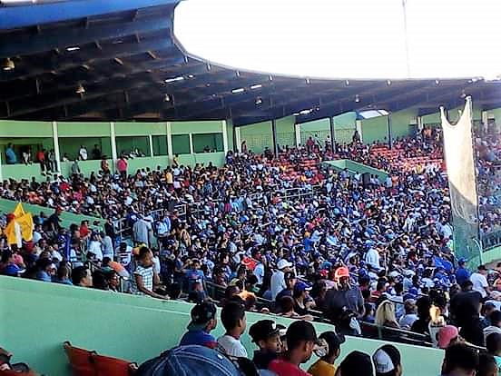 Fanáticos del beisbol en Puerto Plata abarrotaron estadio José Briseño en juego de Águilas Cibaeñas y Tigres del Licey