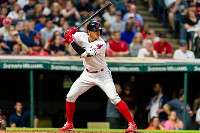 Pelotero puertoplateño Erik González es transferido de los Indios de Cleveland a los Piratas de Pittsburgh