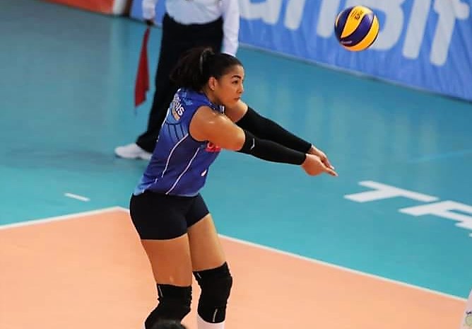 Voleibolista puertoplateña Lisvel Eve Mejía regresa de forma triunfante al torneo nacional de Perú y anota 31 puntos en su primer juego
