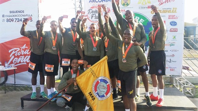 Unidad élite “Los Tiburones” de la Base Aérea de Puerto Plata participaron en carrera pedestre realizada en Santiago