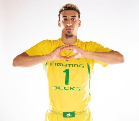 Joven baloncestista puertoplateño confirma compromiso con universidad de Oregón que aglutinará los mejores prospectos