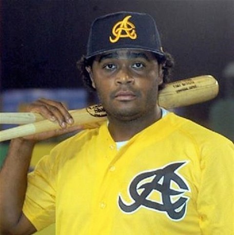 Designan al ex pelotero puertoplateño Tony Batista como asistente especial en gerencia de las Águilas Cibaeñas