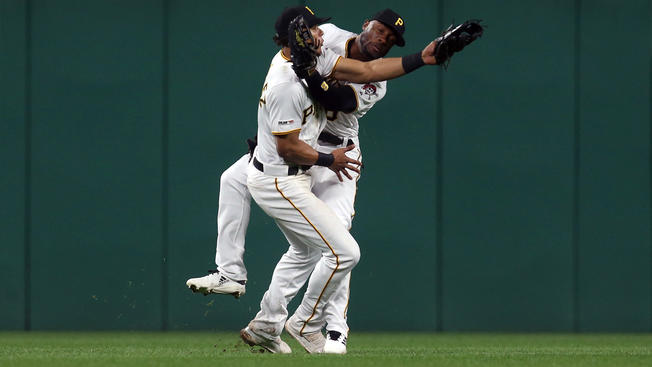 Pelotero puertoplateño Erik González sufre lesión y estará inactivo en Grandes Ligas por 60 días