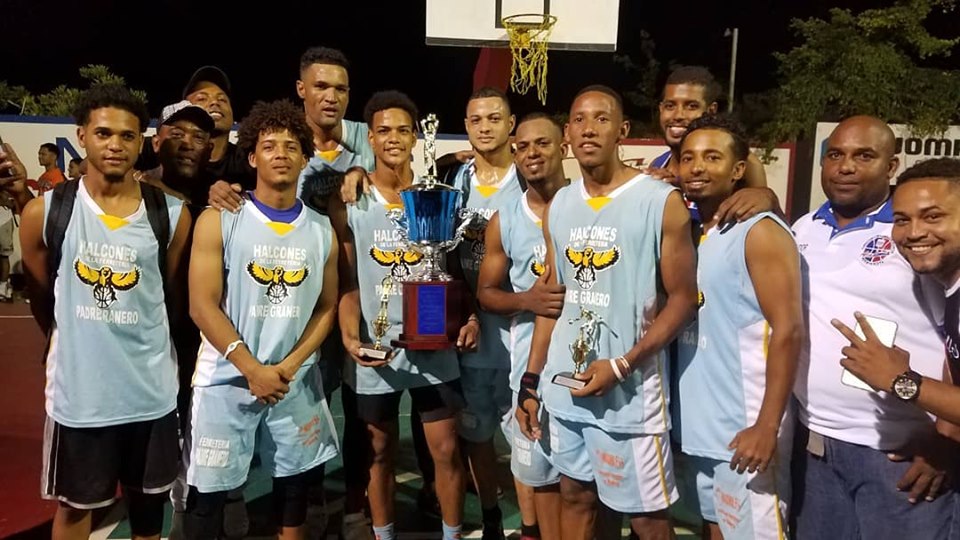Equipo Halcones de Padre Granero se corona campeón tras vencer al combinado de Batey Tres