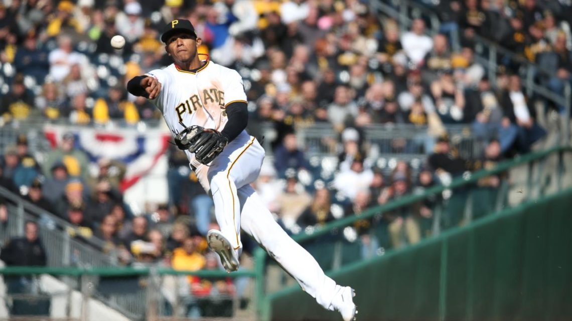 Pelotero puertoplateño Erik González está de regreso a las Grandes Ligas con el equipo de Pittsburgh