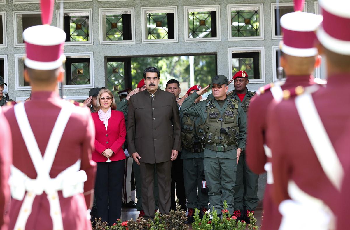 Represión importada: Cómo Cuba enseñó a Venezuela a sofocar el disenso militar