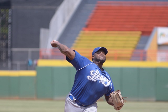  Lanzador puertoplateño Alfredo Simón aprovecha oportunidad y se destaca con Tigres del Licey            
