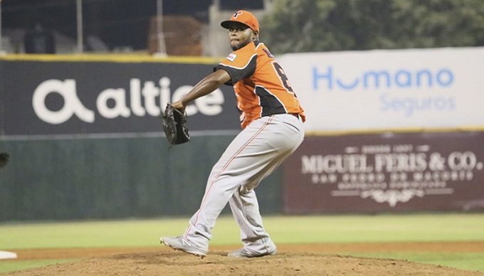 Pícher puertoplateño fue el líder de juegos salvados en temporada regular 2019 del béisbol dominicano