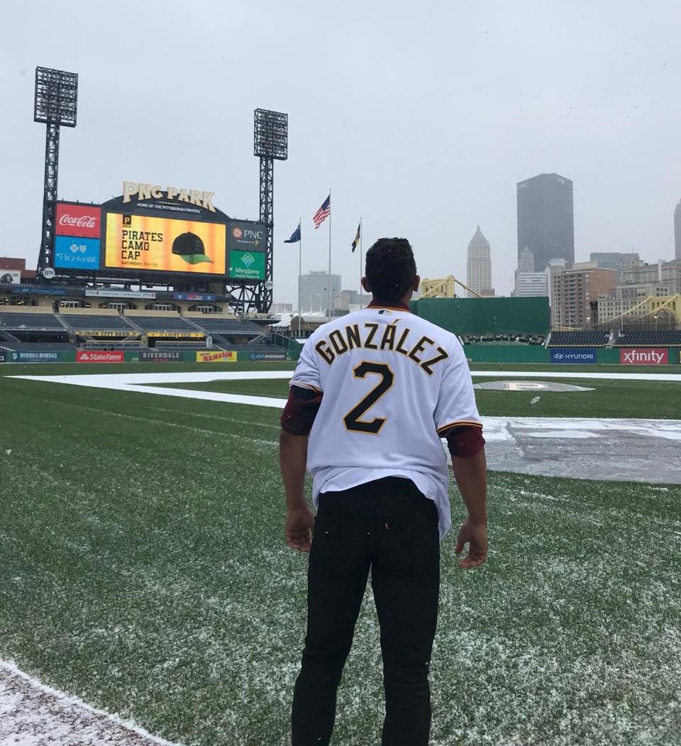 Pelotero puertoplateño Erik González con buena proyección en Grandes Ligas tras ser cambiado de Cleveland a Pittsburgh