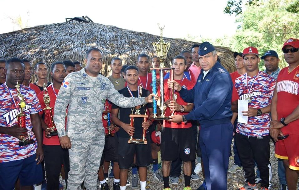 Comandante Base Aérea Puerto Plata agasaja a deportistas militares que ganaron competencias en San Isidro