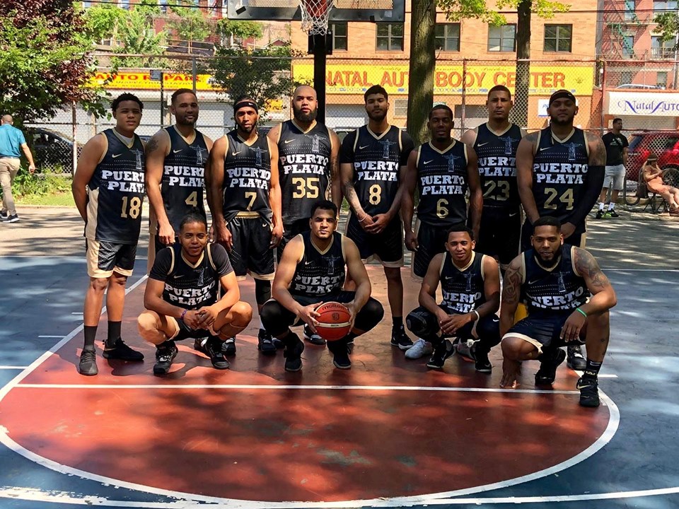 Equipo de Puerto Plata derrota Los Megadivos en torneo de baloncesto superior de Nueva York