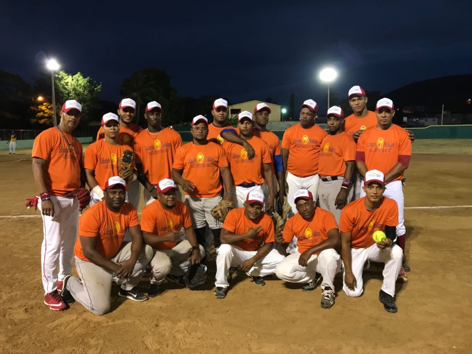 Equipos Hacienda I y Los Diamantes dividen honores, Piratas le gana a Potros en torneo de softbol interbarrial de Puerto Plata