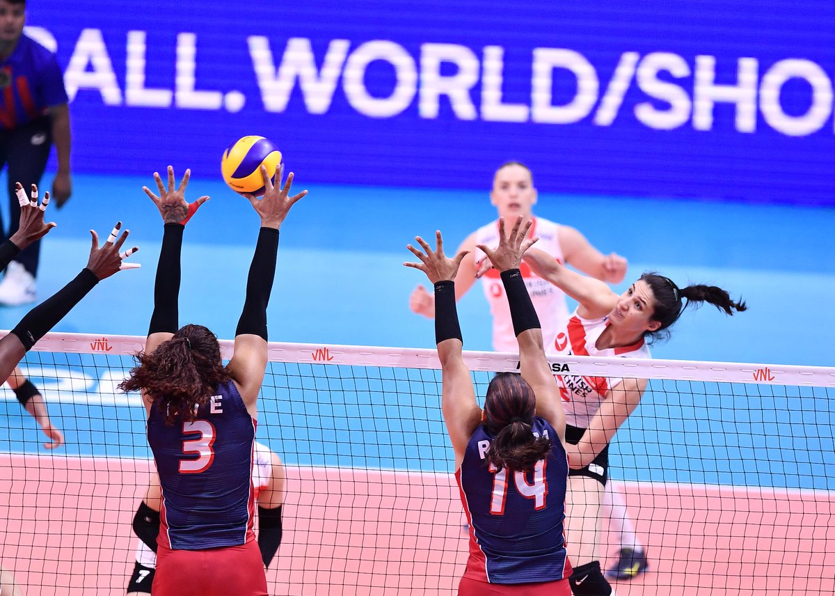 Voleibolista puertoplateña Lisvel Eve Mejía fue “una pared humana” en la victoria de RD ante Tailandia en Liga de Naciones