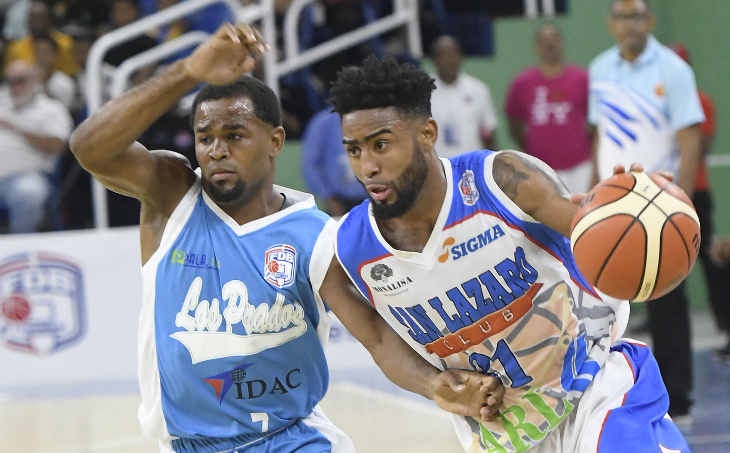 Puertoplateño Bernardo Polanco conduce victoria de San Lázaro sobre Los Prados en baloncesto superior del Distrito Nacional