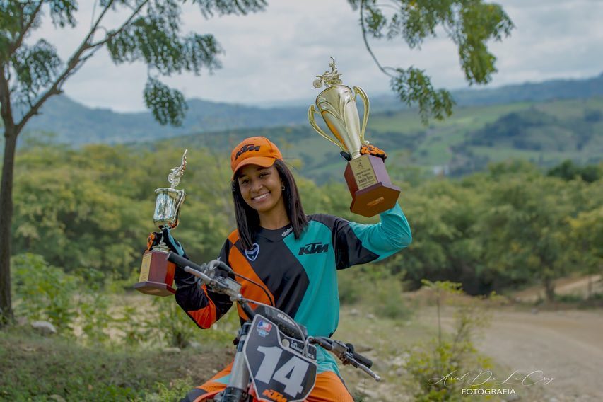 Puertoplateña Josiely Brito representará a RD en campeonato latinoamericano de motocross en Colombia