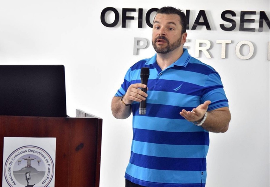 Periodista deportivo Dionisio Soldevila ofreció charla sobre manejo de redacción y redes a comunicadores puertoplateños