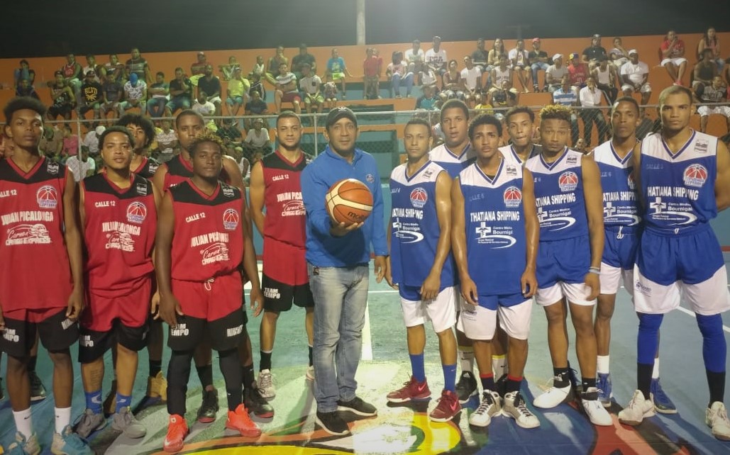 Equipo Los Lobos se imponen a Los Toros en serie final XIII torneo de baloncesto superior del Club Gregorio Luperón