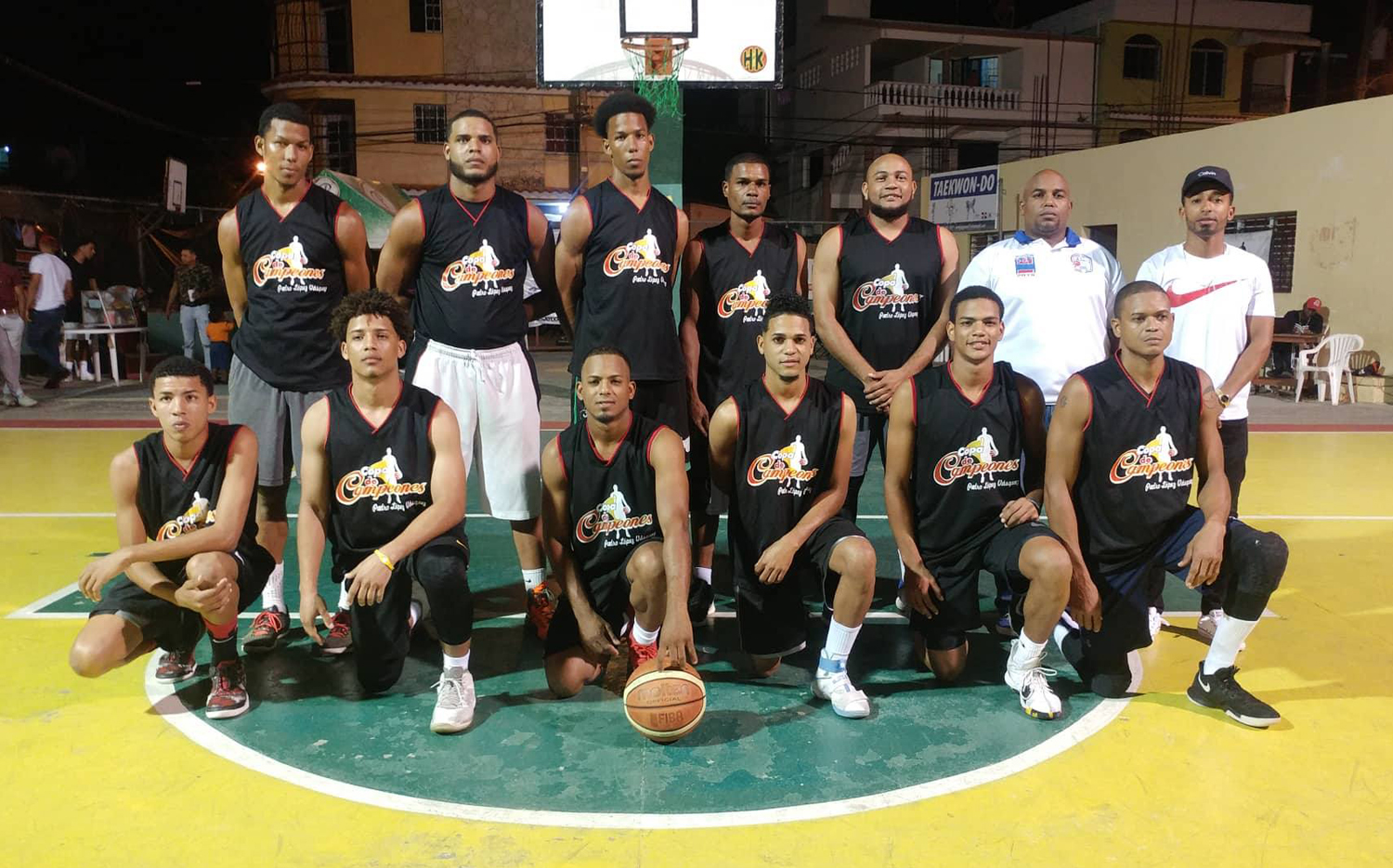 Halcones de Padre Granero derrotan a los ChicHalcones de Padre Granero derrotan a los Chicos Salvajes de Conaní en torneo baloncesto Copa de Campeones