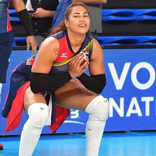 Voleibolista puertoplateña vuelve a destacarse en victoria del equipo de RD ante USA en torneo internacional Liga de Naciones