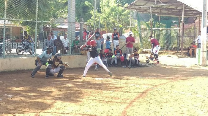 Equipo de Puerto Plata regresa y vence al conjunto de San Marcos en serie de béisbol clase A local