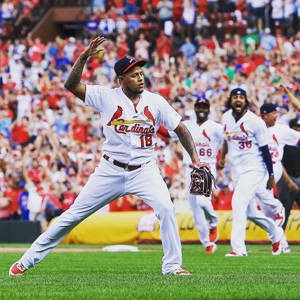 Lanzador puertoplateño Carlos Martínez consigue victoria para San Luis ante Atlanta en primer juego Serie Divisional Liga Nacional