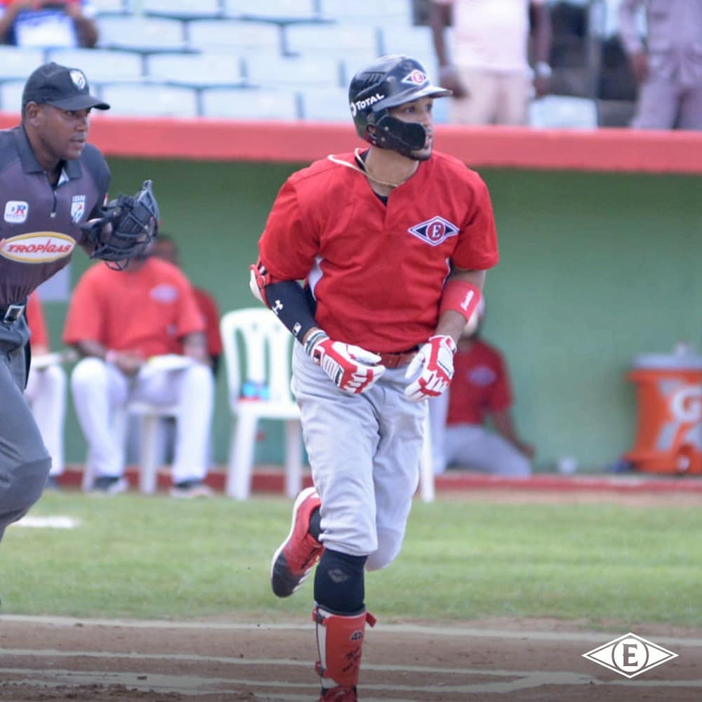Águilas derrotan Leones en Puerto Plata durante partido de pretemporada de la pelota criolla