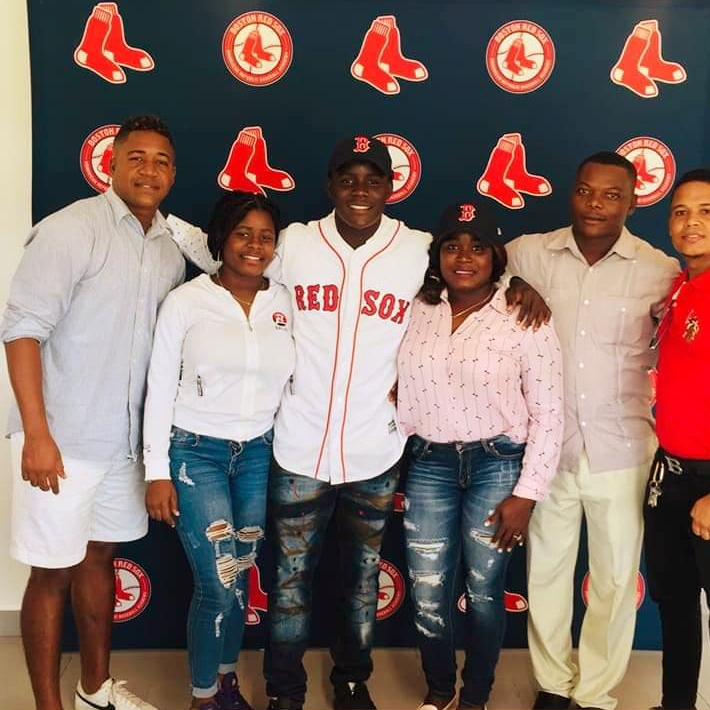 Prospecto de Montellano fue firmado para el béisbol profesional por la organización Medias Rojas de Boston 