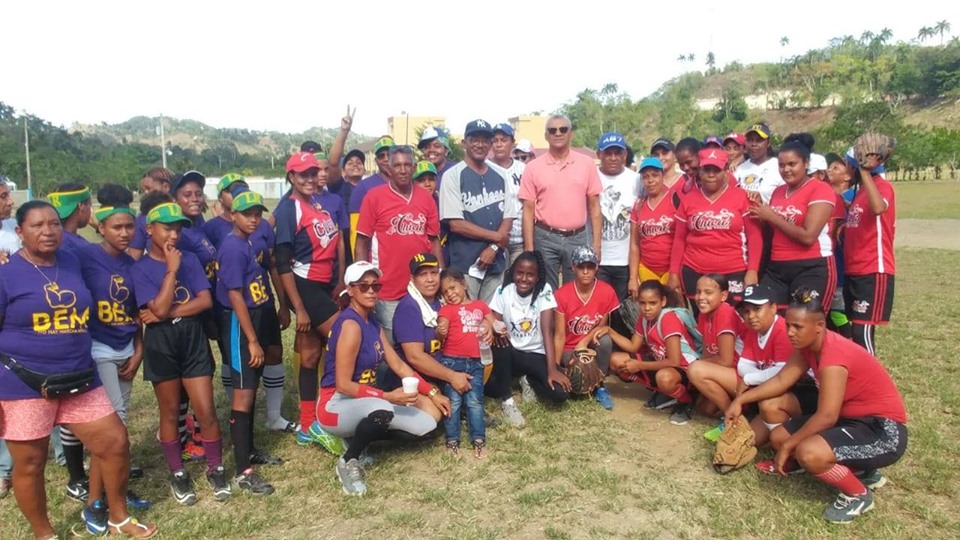 Anuncian continuará este sábado copa de softbol femenino en parte oeste de Puerto Plata