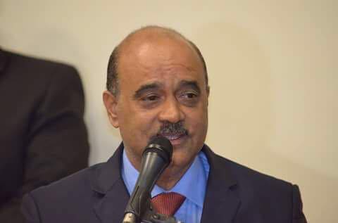 Pueden las nuevas autoridades ser juramentas por un notario en este momento de excepción? No.