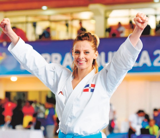 Karateca puertoplateña María Dimitrova es elegida “Atleta del Año” por la ACD