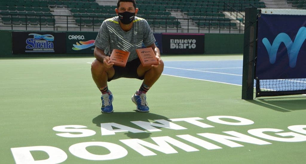 Hardt barrió al coronarse campeón en dobles y sencillos en el M15 Santo Domingo